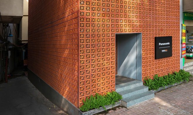 Lantern showroom, Hanoi, gallery space, perforated facade, terracotta, Vo Trong Nghia Architects, green architecture, natural ventilation, skylights, roof garden, green roof