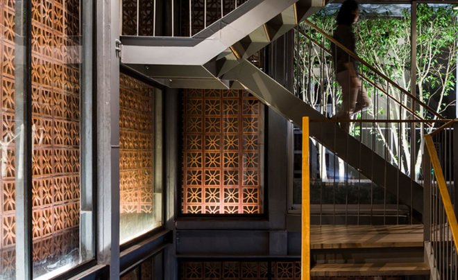 Lantern showroom, Hanoi, gallery space, perforated facade, terracotta, Vo Trong Nghia Architects, green architecture, natural ventilation, skylights, roof garden, green roof