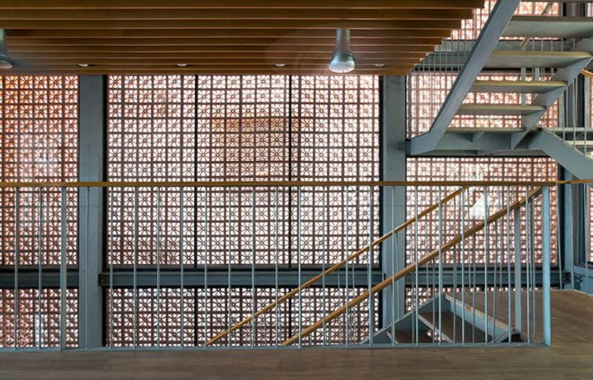 Lantern showroom, Hanoi, gallery space, perforated facade, terracotta, Vo Trong Nghia Architects, green architecture, natural ventilation, skylights, roof garden, green roof