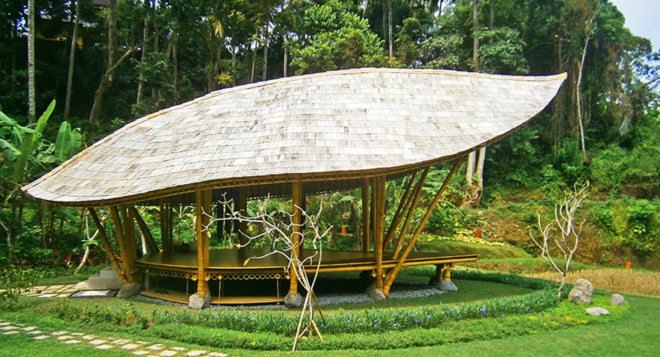 Yoga Pavilion at Four Seasons Resort, Ibuku bamboo pavilion in Bali, Sayan yoga pavilion, flexible bamboo structure, bamboo yoga pavilion, bamboo structures bali, traditional indonesian architecture