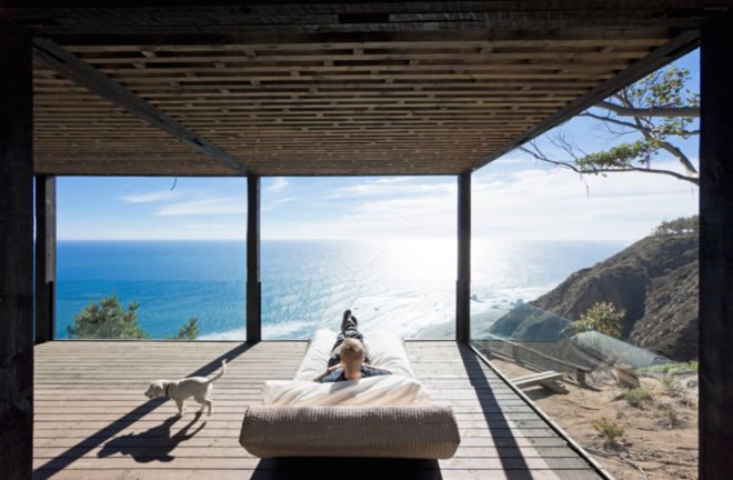 Till House by WMR Arquitectos, Casa Till by WMR Arquitectos, cliffside home, timber cliffside house, house on Chilean coast, Chilean coast cabin