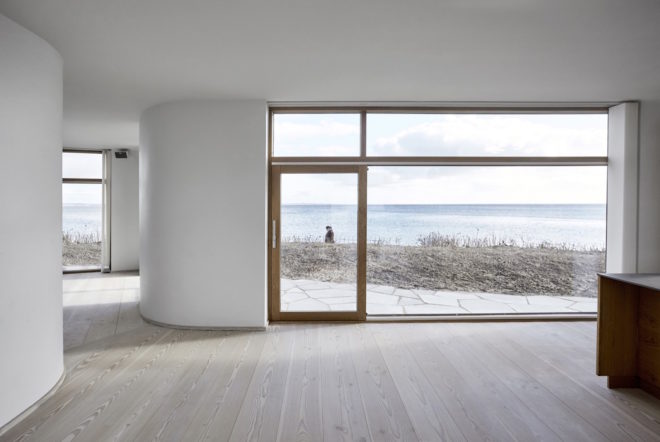 Villa Platan by ADEPT, Villa by the Sea by ADEPT, Kattegat sea architecture, Kolumba brick architecture, curved Kolumba brick, curved bricks, bespoke brick architecture, gray brick house, green-roofed Danish architecture