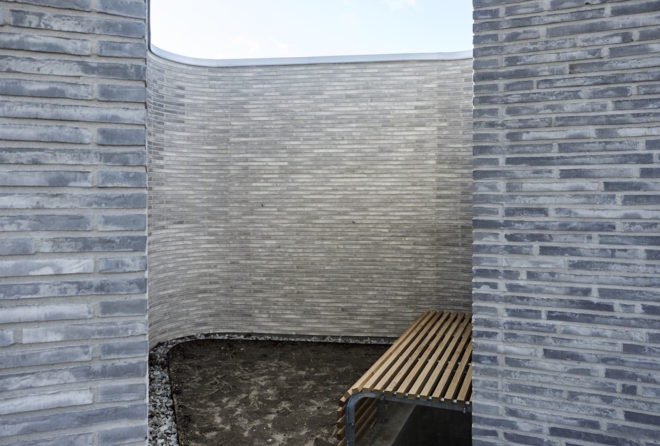 Villa Platan by ADEPT, Villa by the Sea by ADEPT, Kattegat sea architecture, Kolumba brick architecture, curved Kolumba brick, curved bricks, bespoke brick architecture, gray brick house, green-roofed Danish architecture