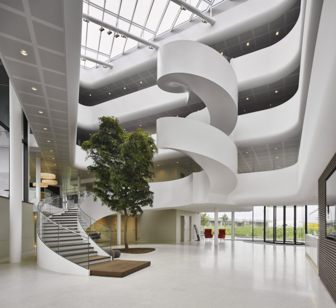 Vreugdenhil office by Maas Architecten, triangular office building, BREEAM-NL office building, BREEAM-NL Outstanding architecture, energy efficient dutch office,
