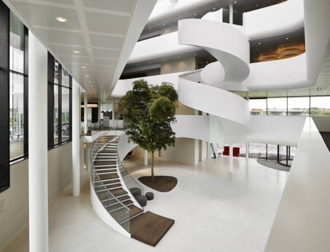 Vreugdenhil office by Maas Architecten, triangular office building, BREEAM-NL office building, BREEAM-NL Outstanding architecture, energy efficient dutch office,