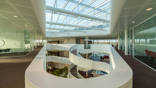 Vreugdenhil office by Maas Architecten, triangular office building, BREEAM-NL office building, BREEAM-NL Outstanding architecture, energy efficient dutch office,