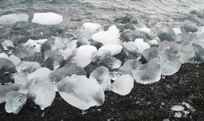 mit, carbon nanotube, carbon nanotubes, nanotechnology, water, boiling point of water, freezing point of water, water in carbon nanotubes, water phase behavior, water freezing at boiling temperature