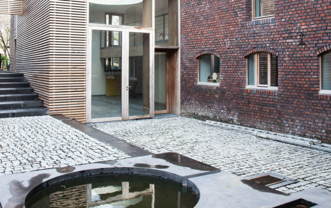 Banholt farmhouse, green renovation, farmhouse, the Netherlands, Jeanne Dekkers Architecture, courtyard, spruce, green extension, timber cladding, local artisans, locally sourced materials, green architecture