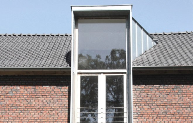 Banholt farmhouse, green renovation, farmhouse, the Netherlands, Jeanne Dekkers Architecture, courtyard, spruce, green extension, timber cladding, local artisans, locally sourced materials, green architecture
