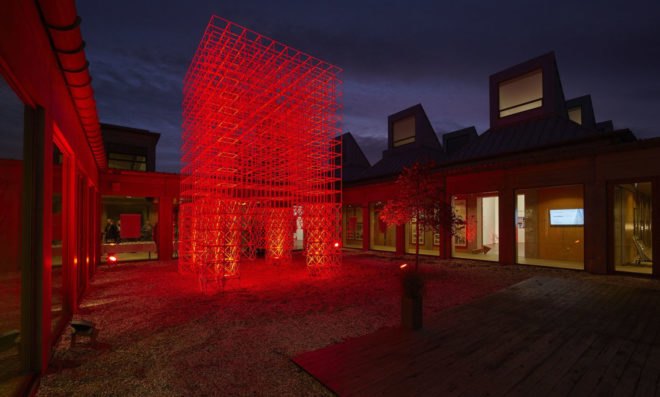 Skidmore, Owings and Merrill (SOM), Christmas tree, Utzon Center, temporary sculpture, temporary installation, lattice, courtyard, green architecture, Denmark