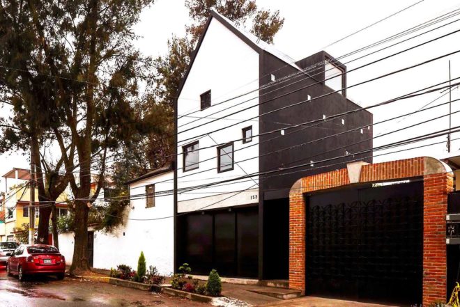 DMP Aquitectura, Xomali House, Mexico City, tiny house, small plot of land, social architecture, gabled-roofed home
