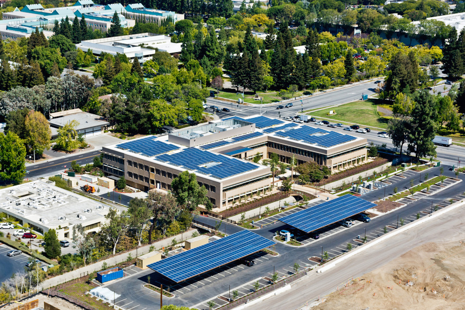 Hanover Page Mill by Form4 Architecture, LEAF Award in the Best Sustainable Development category, Hanover Page Mill, Hanover Page Mill LEED, sustainable Silicon Valley office, net-zero Silicon Valley architecture
