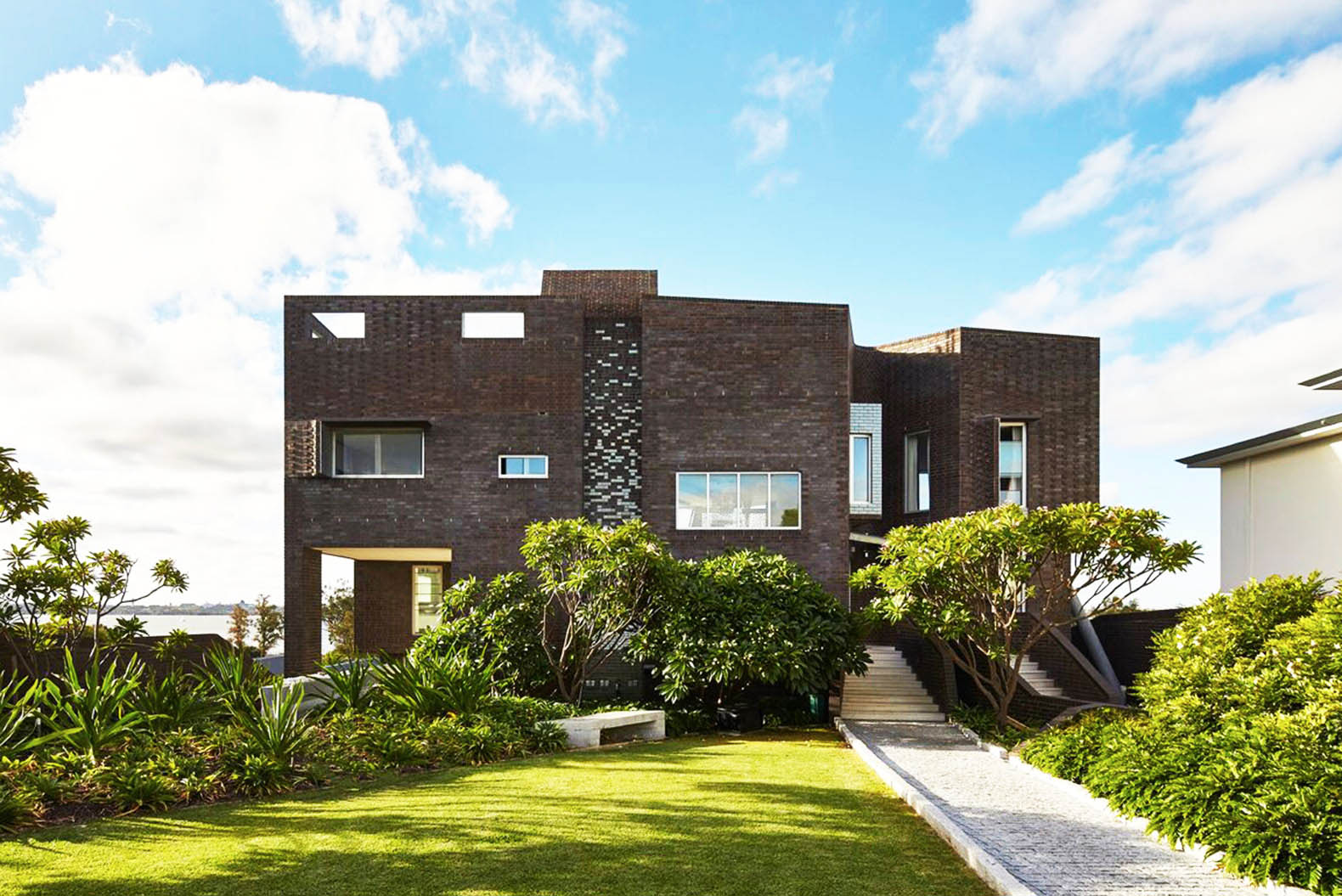 Iredale Pedersen Hook, bricked house, Applecross Residence, Perth, Australia, Swan River, filter excessive natural light, glazed bricks, geothermal energy, geothermal chimeney