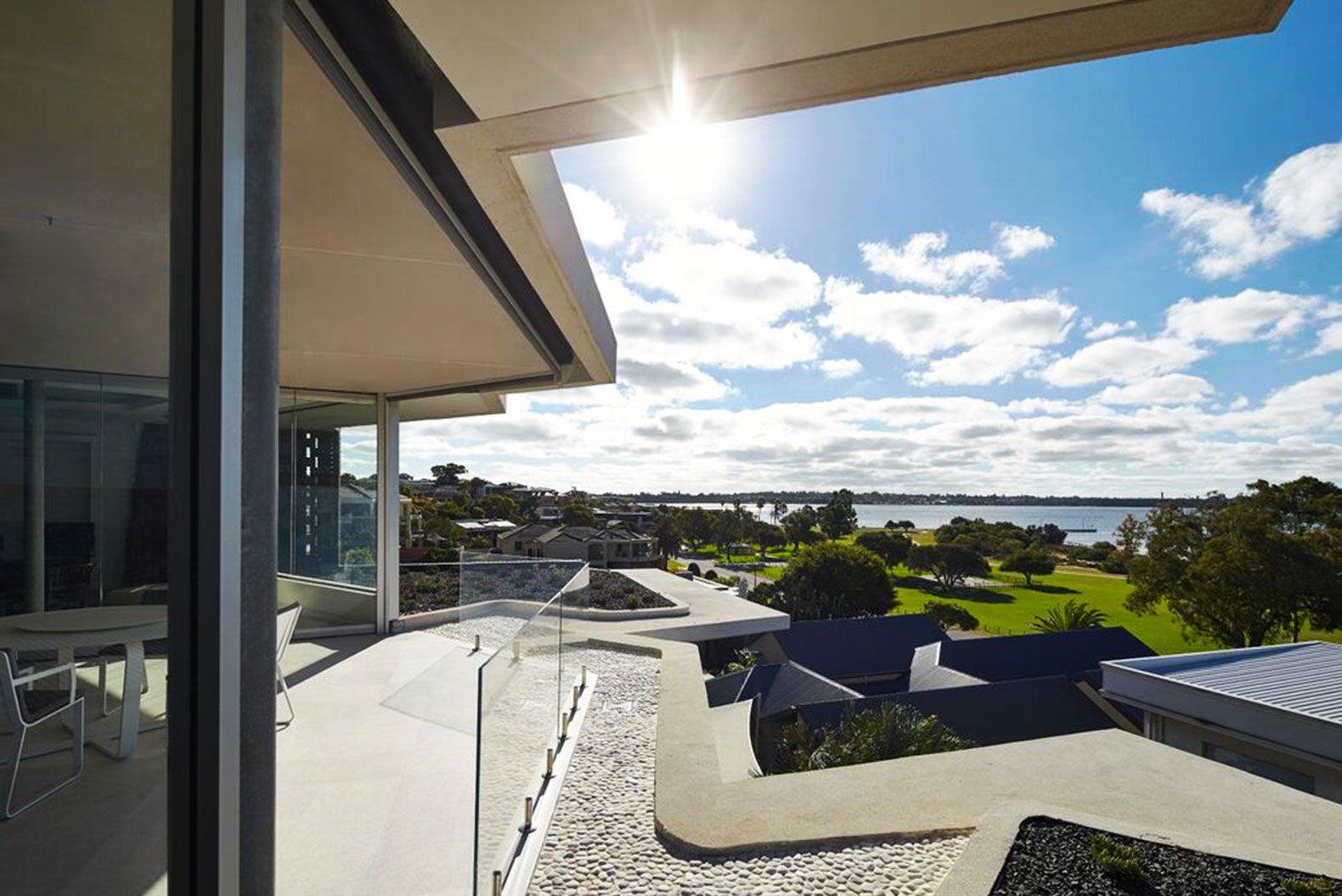 Iredale Pedersen Hook, bricked house, Applecross Residence, Perth, Australia, Swan River, filter excessive natural light, glazed bricks, geothermal energy, geothermal chimeney