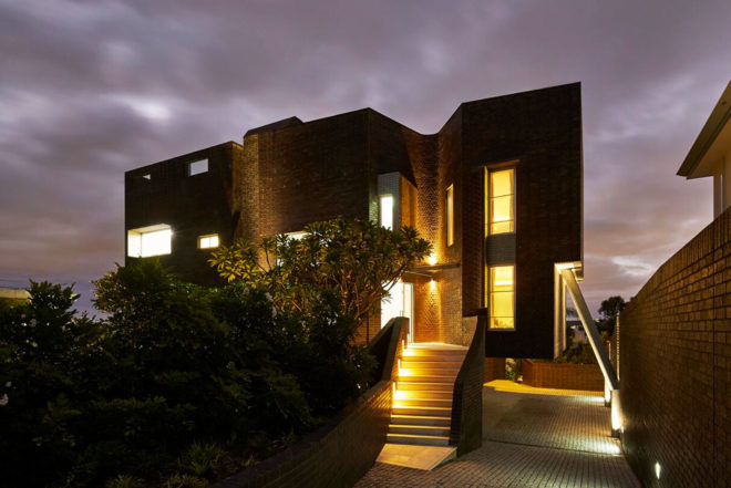 Iredale Pedersen Hook, bricked house, Applecross Residence, Perth, Australia, Swan River, filter excessive natural light, glazed bricks, geothermal energy, geothermal chimeney