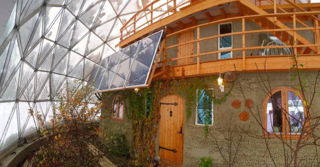 Nature House, Nature House by Benjamin and Ingrid Hjertefølger, Benjamin and Ingrid Hjertefølger, Hjertefølger, Hjertefølgers, Heartfollower, Heartfollowers, geodesic, geodesic dome, geodesic dome home, solar geodesic dome, cob, cob home, cob house, cob architecture, Norway, Arctic Circle, sustainable home, sustainable house, sustainable living