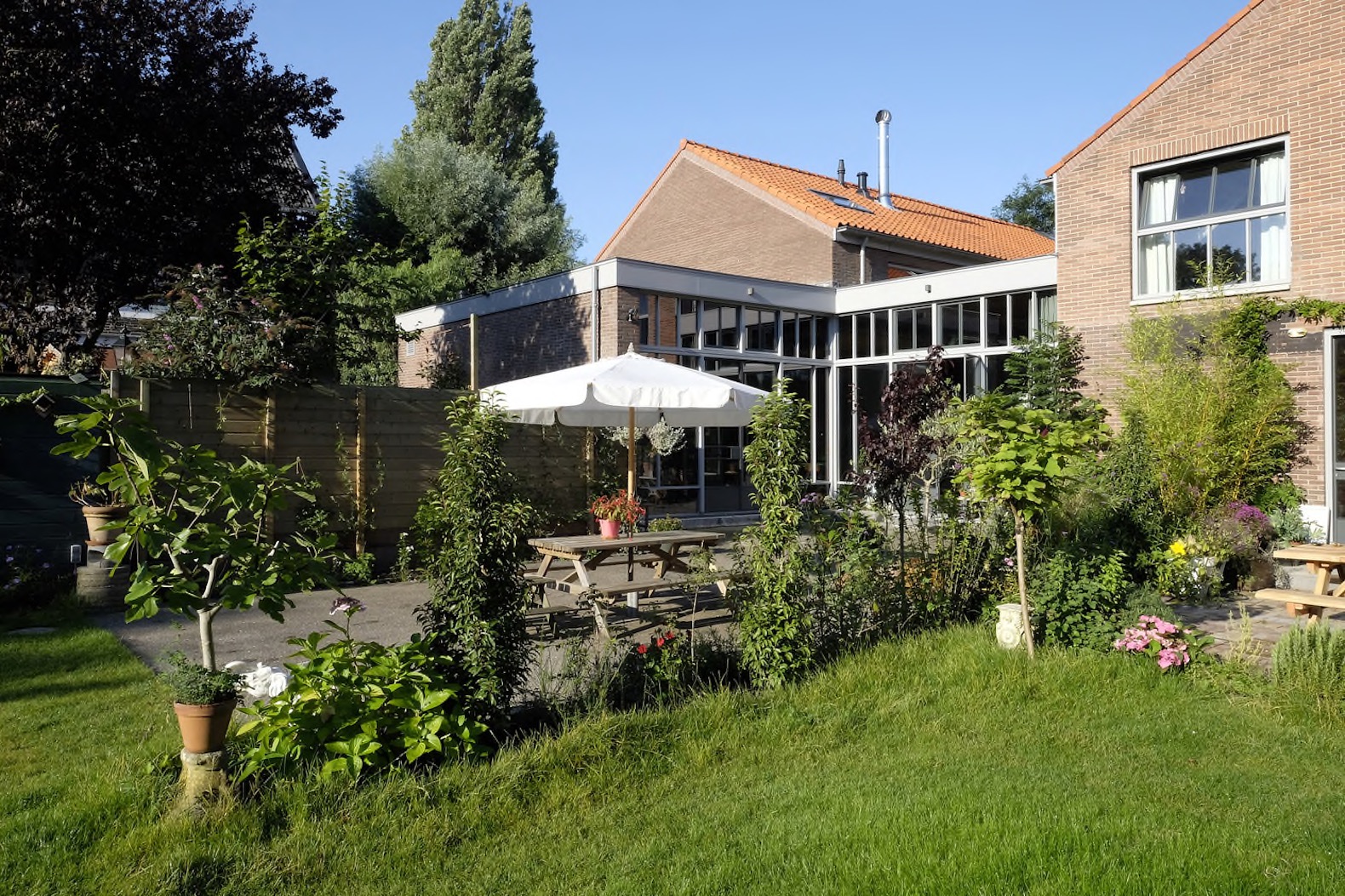 Potato barn renovation house by Houben & Van Mierlo Architecten, Amsterdam Noord development renovation, potato barn renovated into house, barns transformed into housing, barn housing in Amsterdam Noord, Amsterdam Noord new residential development, industrial chic loft-style housing