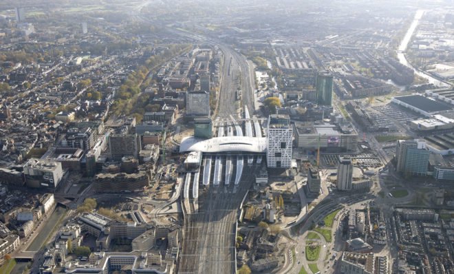Benthem Crouwel Architects, green infrastructure, green transportation, LED lights, public transport, skylights, transit hub, transport hub, undulating roof, utrecht, Utrecht Central Station