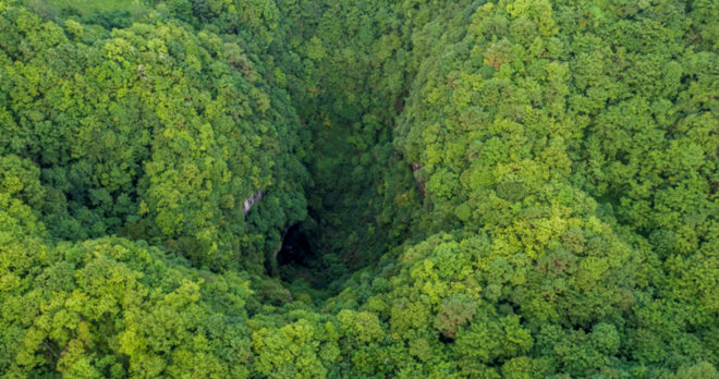 china, sinkholes, geology, Qinling-Bashan Mountains, Hanzhong, Shaanxi Province, Chinese giant flying squirrels, red and white giant flying squirrels, rare plants, rare animals
