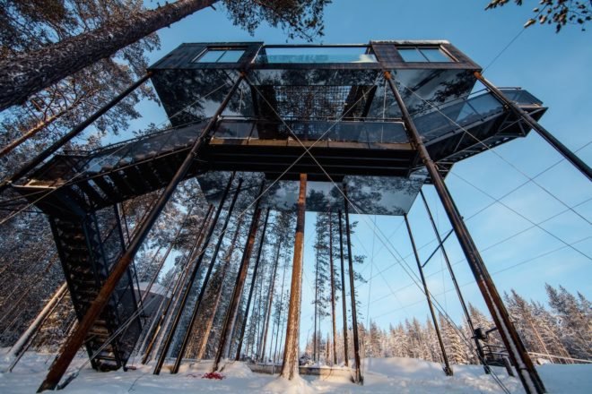7th room in treehotel, 7th room by Snøhetta, Treehotel northern lights, Snøhetta and Treehotel, Treehotel in Sweden, elevated timber cabin in the forest,