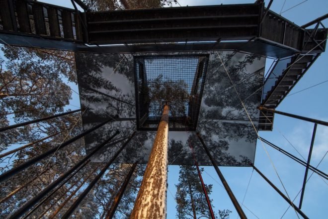 7th room in treehotel, 7th room by Snøhetta, Treehotel northern lights, Snøhetta and Treehotel, Treehotel in Sweden, elevated timber cabin in the forest,