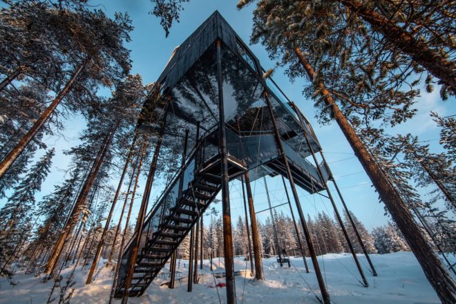 7th room in treehotel, 7th room by Snøhetta, Treehotel northern lights, Snøhetta and Treehotel, Treehotel in Sweden, elevated timber cabin in the forest,
