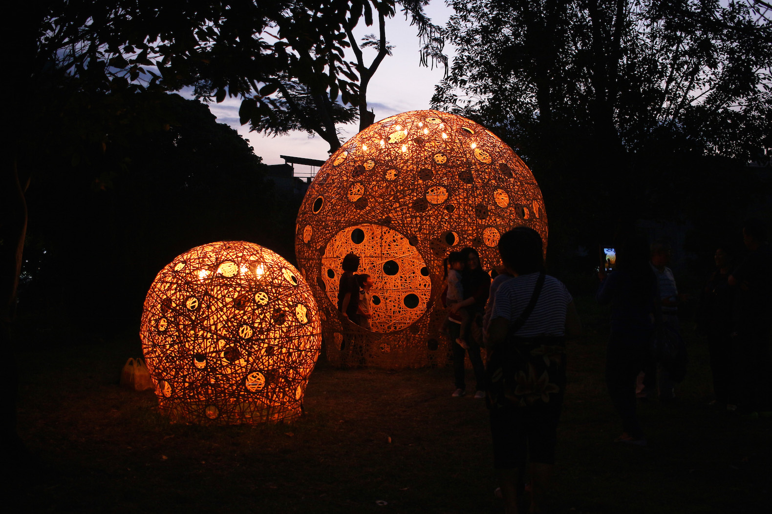 Beside by Cheng-Tsung Feng, Beside art installation in Hsinchu, bamboo art installation, bamboo art sculpture in taiwan, contemporary bamboo weaving, bamboo weaving sculpture, Cheng-Tsung Feng art, Cheng-Tsung Feng bamboo weaving, Beside in Teng Yu-Hsien Music Culture Park
