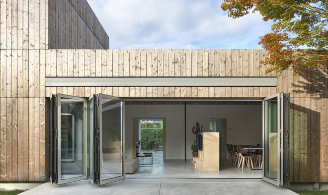 Bunga LOW, Urbain Architectencollectief, renovated bungalow, Belgium, timber cladding, green renovation, green architecture, storage space, steel, insulation