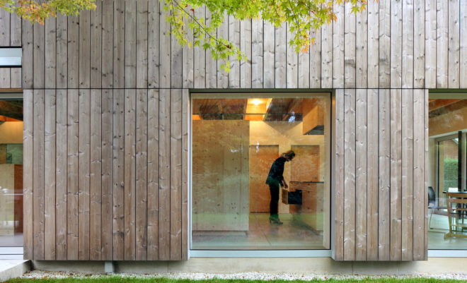Bunga LOW, Urbain Architectencollectief, renovated bungalow, Belgium, timber cladding, green renovation, green architecture, storage space, steel, insulation