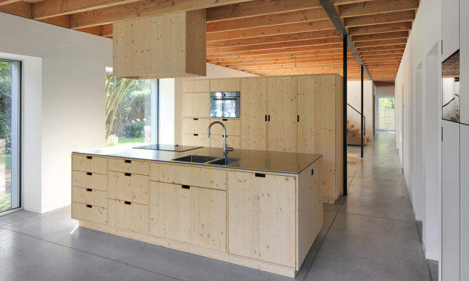 Bunga LOW, Urbain Architectencollectief, renovated bungalow, Belgium, timber cladding, green renovation, green architecture, storage space, steel, insulation