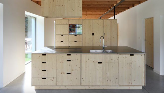 Bunga LOW, Urbain Architectencollectief, renovated bungalow, Belgium, timber cladding, green renovation, green architecture, storage space, steel, insulation