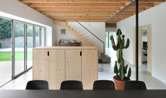 Bunga LOW, Urbain Architectencollectief, renovated bungalow, Belgium, timber cladding, green renovation, green architecture, storage space, steel, insulation