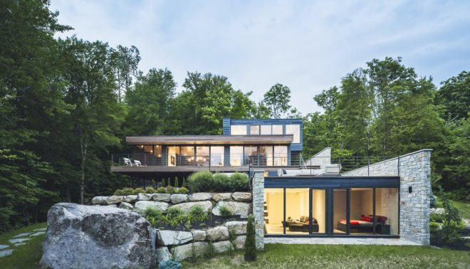 Estrade Residence, MU Architecture, green roof, Quebec, Canada, cedar, wooden cladding, locally sourced materials, green architecture, terrace