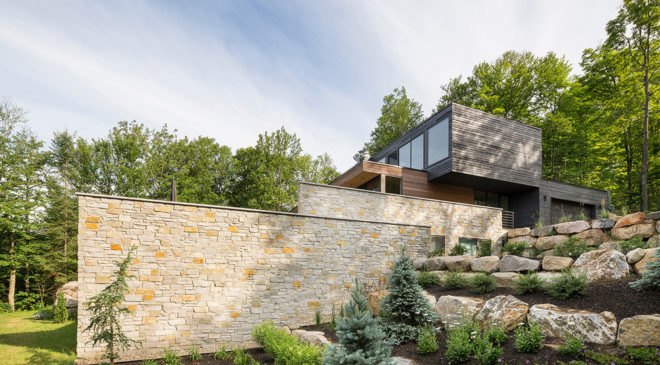 Estrade Residence, MU Architecture, green roof, Quebec, Canada, cedar, wooden cladding, locally sourced materials, green architecture, terrace