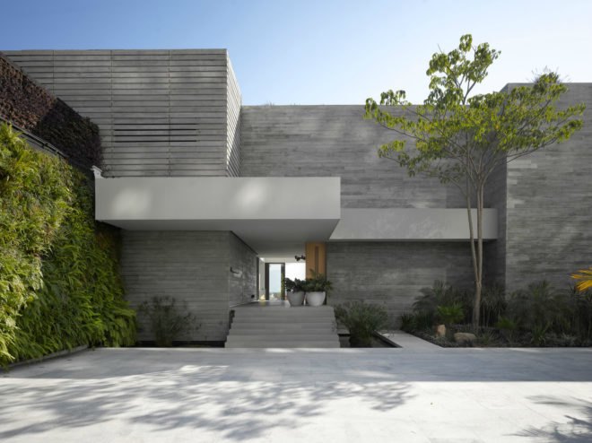 Ezequiel Farca Architects, Vallarta House, homes in puerta vallarta, green roofs, green walls, living walls, vertical living walls, green rooftop, seaside homes, seaside architecture, interior design, mexican architecture, home design, natural materials, passive heating, passive cooling, passive design, sustainable design,