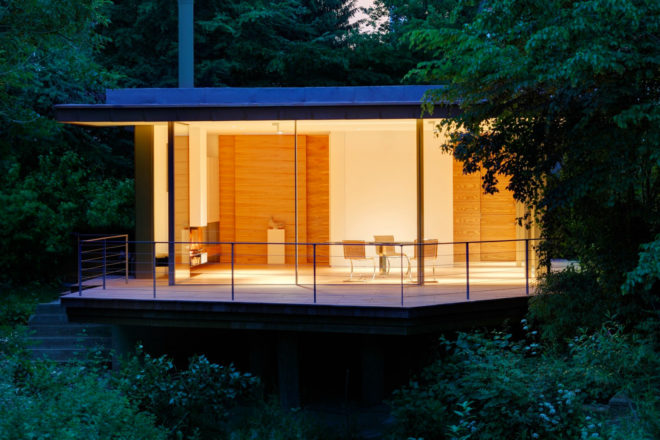 Falkenberg Innenarchitektur, Haus Rheder II, tiny homes, tiny cabins, wood cabins, minimalist design, timber materials, timber deck, german minimalism, reflecting pool, nature-inspired design, smart homes, home renovation, green renovation