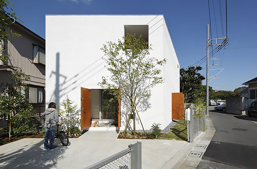 Inside Out House, Inside Out House by Takeshi Hosaka, Takeshi Hosaka, modern, simple, cats, window, windows, sliding windows, skylights, skylight, home, house, tree, trees, treehouse, treehouses, living tree, living trees, nature, environment, architecture, design
