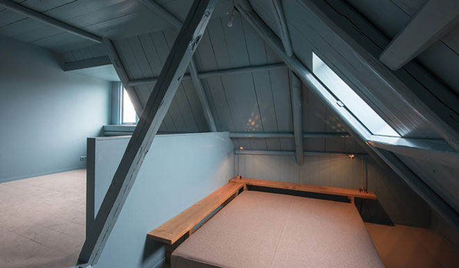 Eek en Dekkers, renovated farmhouse, farmhouse, green renovation, green architecture, hipped roof, agricultural architecture, the Netherlands, brick walls, wooden roof, historic building, meeting place