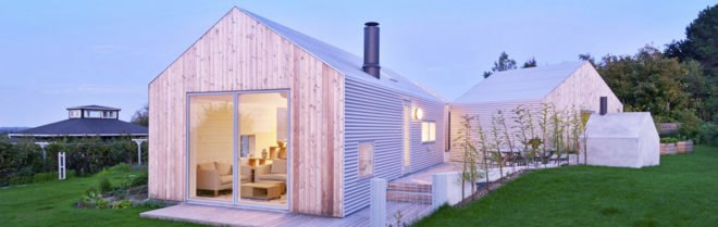 Summer house, Denmark, Jarmund/Vigsnæs Arkitekter, summerhouse, pitched roof, green architecture, aluminium, courtyard, gable, corrugated metal