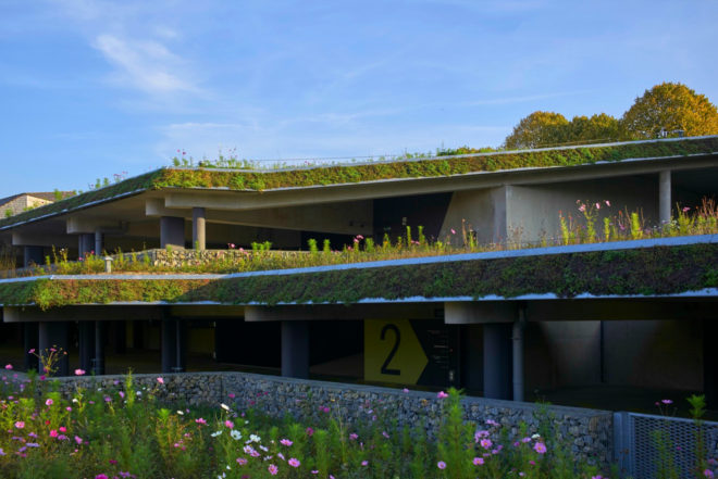 TETRARC Architectes, P.E.M Vitré, pedestrian footbridge, car park park, green car park, Multimodal Interchange project, Vitré bridge, bridge design, urban design, urban design, stepped garden design, green space, urban green space, timber footpaths,