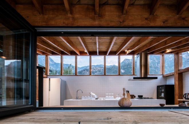 DL Atelier, Yi She Mountain Inn, wooden homes, green roof, chinese architecture, mountain retreats, mountain inns, off the grid escapes, locally-sourced materials, green materials, green building, chinese retreats, locally sourced bricks, green rooftop