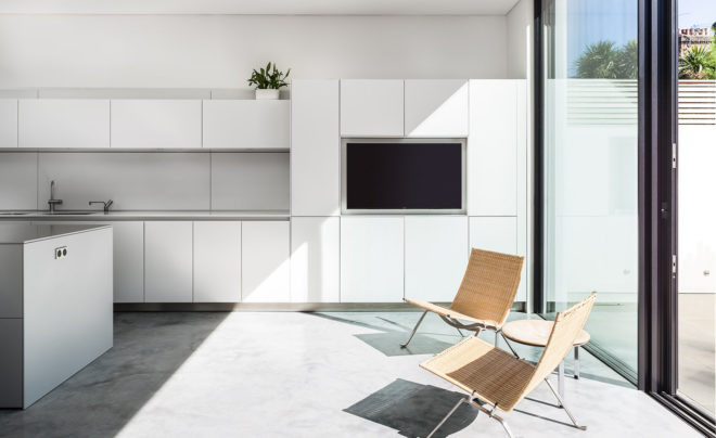 Chiswick House, AU Architects, green renovation, London, sliding doors, green architecture, open plan layout, polished concrete, natural building materials, garden terrace, rear garden