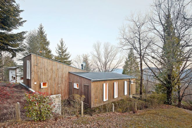 Font Rubi Cottage by Marc Mogas, Pyrenees architecture, Pyrenees prefab, prefabricated summer house, prefab pine home, minimal site impact prefab architecture, low-cost prefab home, Marc Mogas prefab architecture
