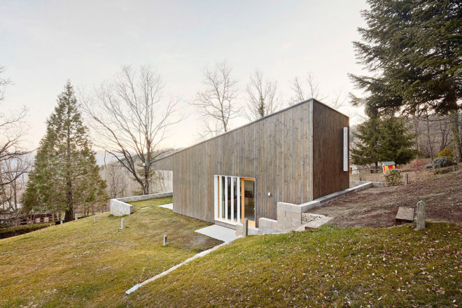 Font Rubi Cottage by Marc Mogas, Pyrenees architecture, Pyrenees prefab, prefabricated summer house, prefab pine home, minimal site impact prefab architecture, low-cost prefab home, Marc Mogas prefab architecture