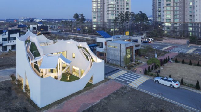 Flying House, IROJE KHM Architects, courtyard, South Korea, green roof, green architecture, concrete, affordable architecture, canopy