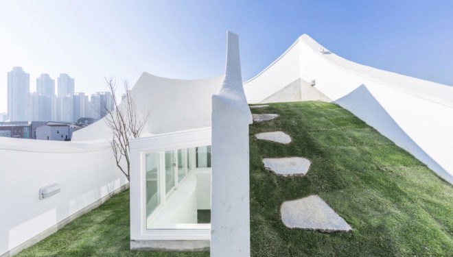 Flying House, IROJE KHM Architects, courtyard, South Korea, green roof, green architecture, concrete, affordable architecture, canopy
