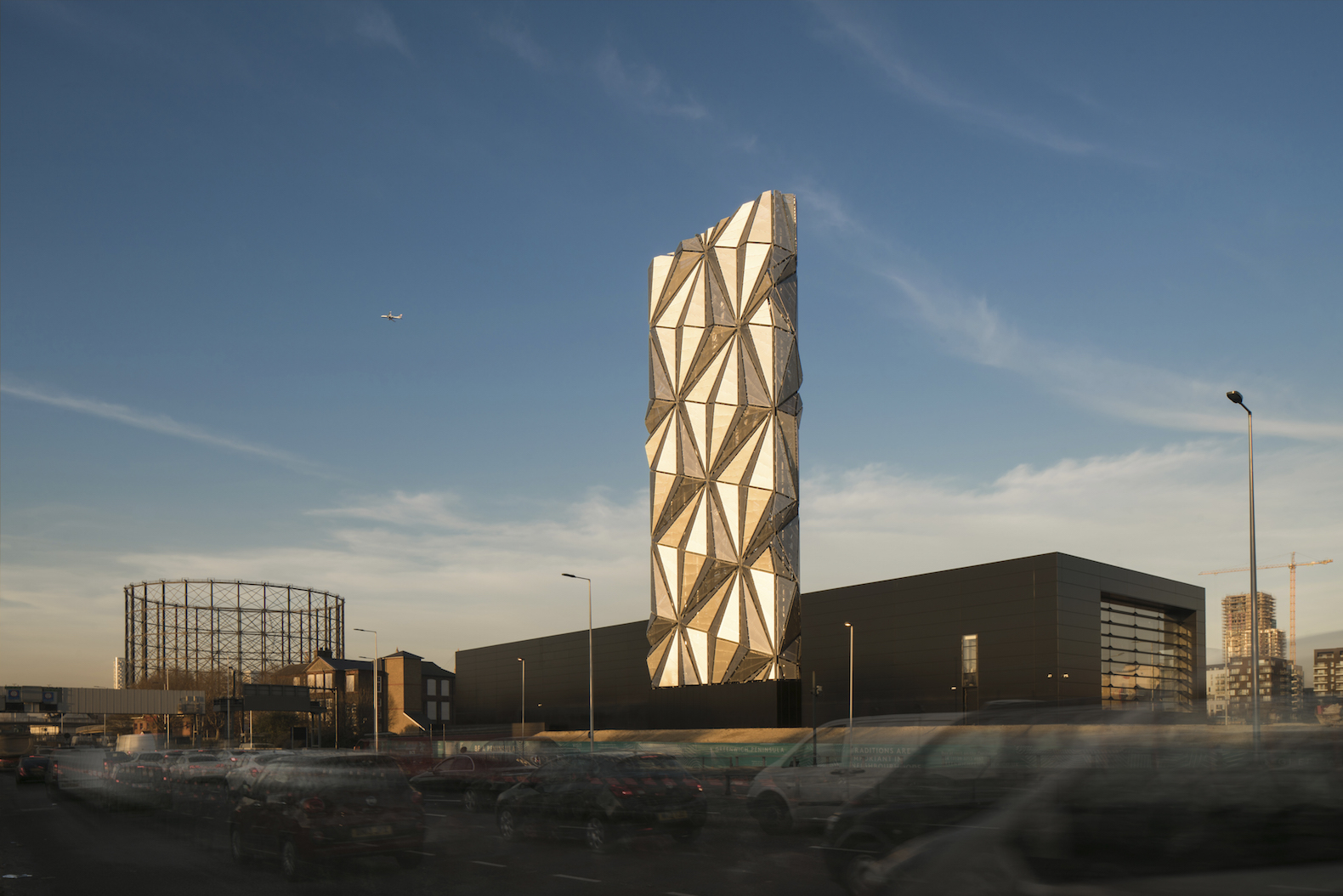 Greenwich Peninsula Low Carbon Energy Centre by C.F. Møller Architects, Conrad Shawcross energy center, The Optic Cloak by Conrad Shawcross, combined heat and power center, combined heat and power in Greenwich Peninsula,