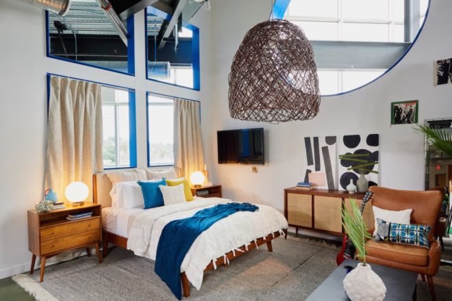 HomeAway birdhouse, HomeAway birdhouse competition, HomeAway birdhouse rental, HomeAway SXSW rentals, SXSW birdhouse rental, world’s largest human birdhouse