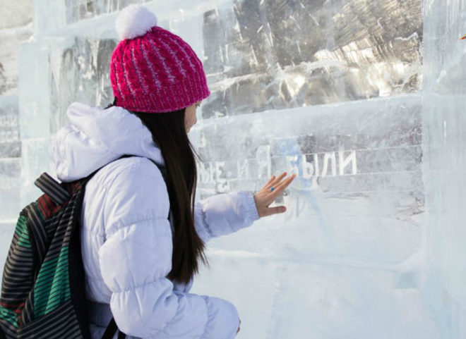 ice library, russia ice library, world’s first ice library, Lake Baikal library, temporary structures, ice structures, ice hotels, library design, russian architecture, cool buildings, ice library of wonders