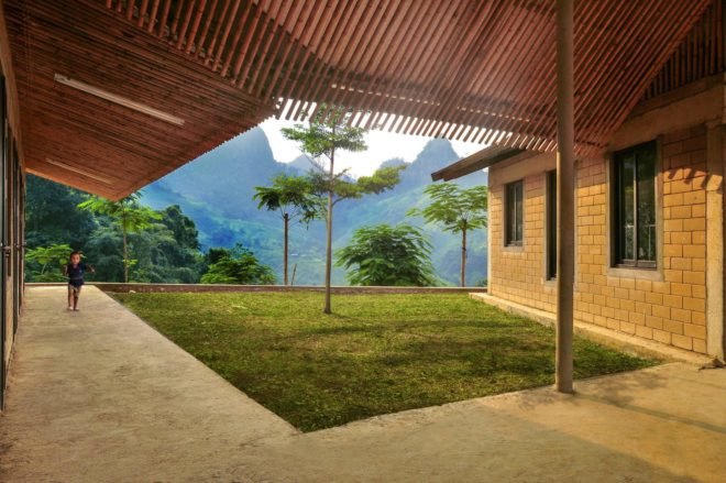 1+1>2 architects, Jungle Flower by 1+1>2, Lung Luong elementary school, Jungle Flower school, Jungle Flower school in Lung Luong, school design by 1+1>2, north Vietnam projects by 1+1>2, rammed earth school, bamboo school, Thai Nguyen Province school